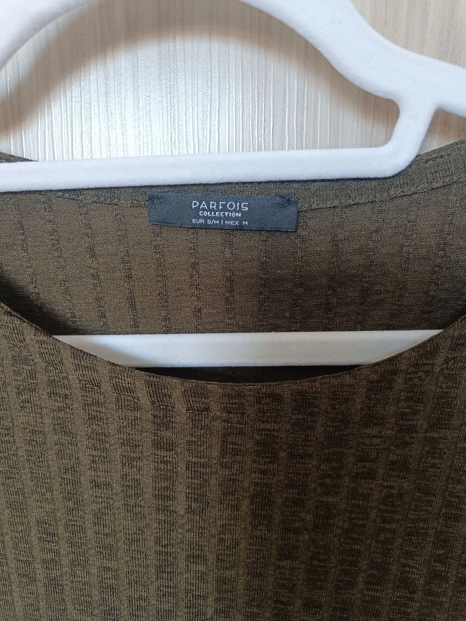 Camiseta / Jersey fino acanalado verde caqui Parfois T. S/M – photo 4